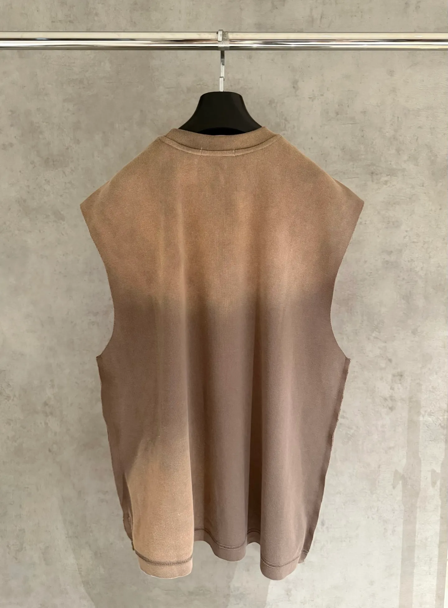 🅿️200 [Strict quality control] CH Crow Heart Sleeveless Round Neck T-shirt 320g heavy-duty composite fabric The upper body is wide and stylish Ice-feeling experience on the inside Waist side splicing tailoring Spray horse slip plus burning process The oversize version highlights the trendy design Size: L-4XL